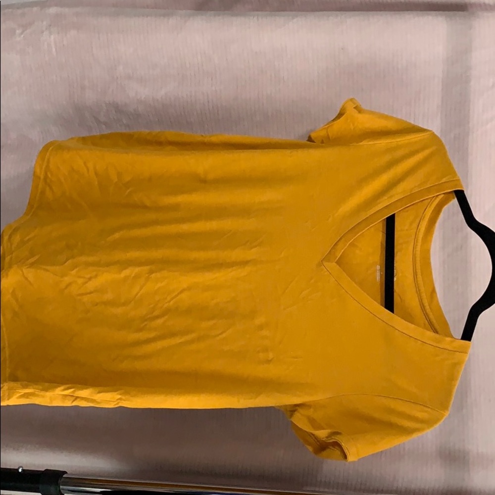t-shirt - Picture 2 of 3